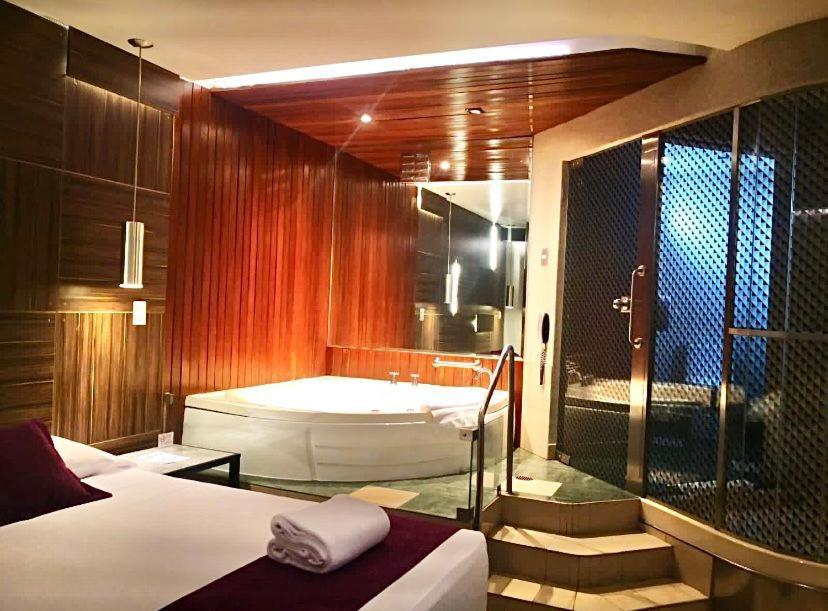 Lomas Hotel