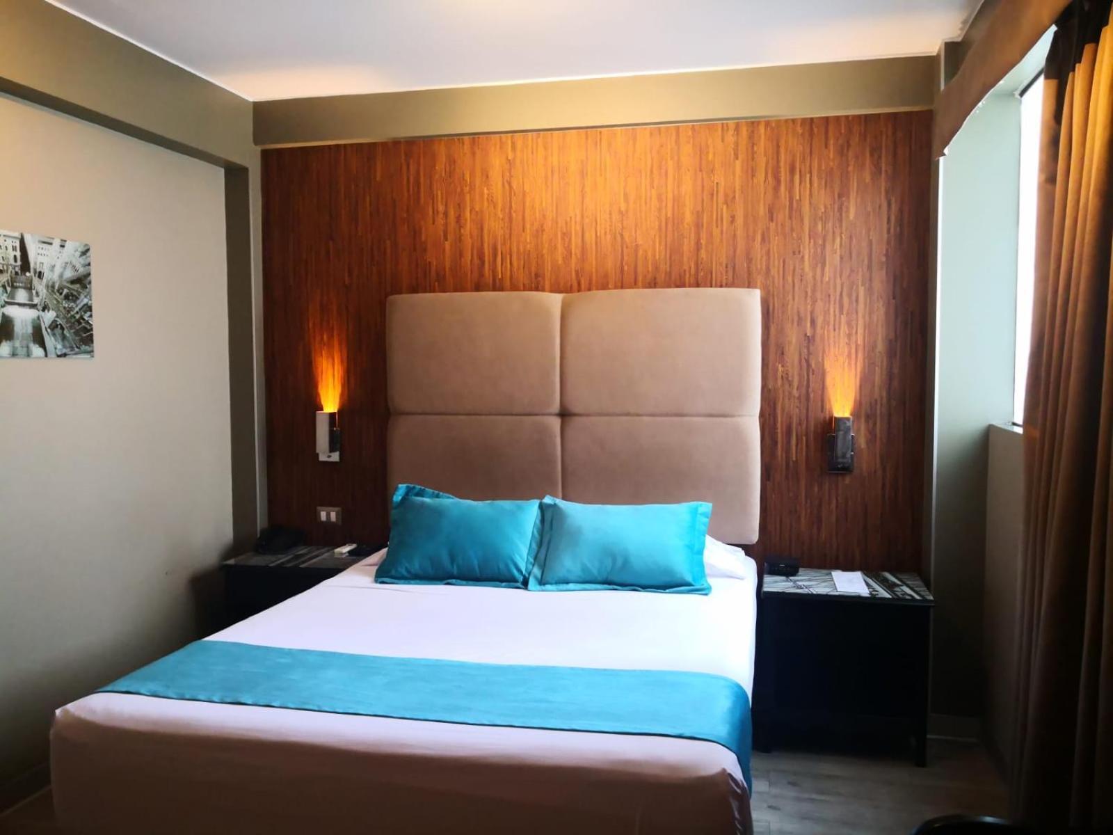 Lomas Hotel