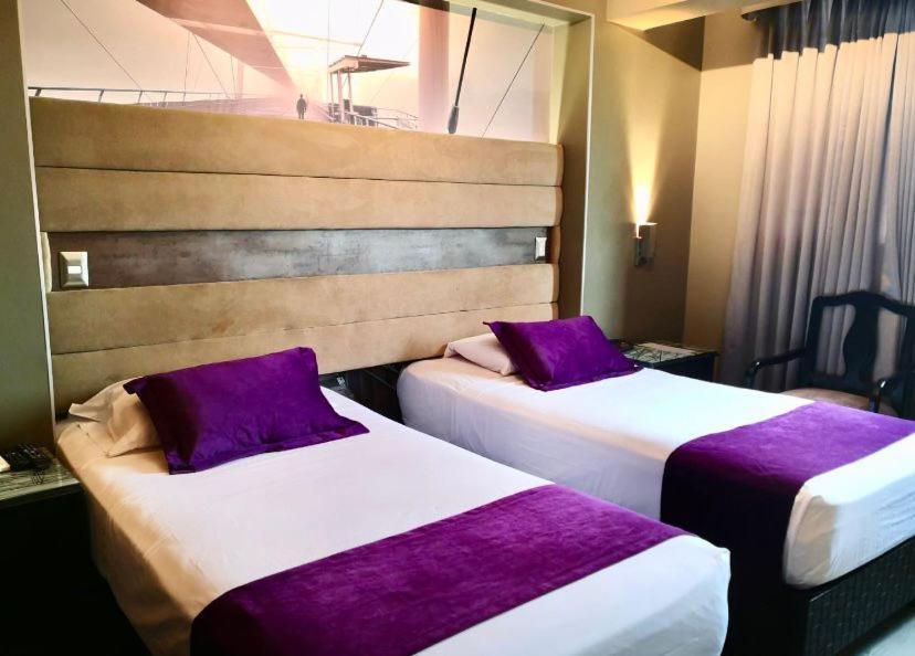 Lomas Hotel